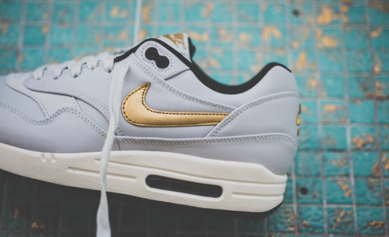 Nike Air Max 1 Gold Hypervenom