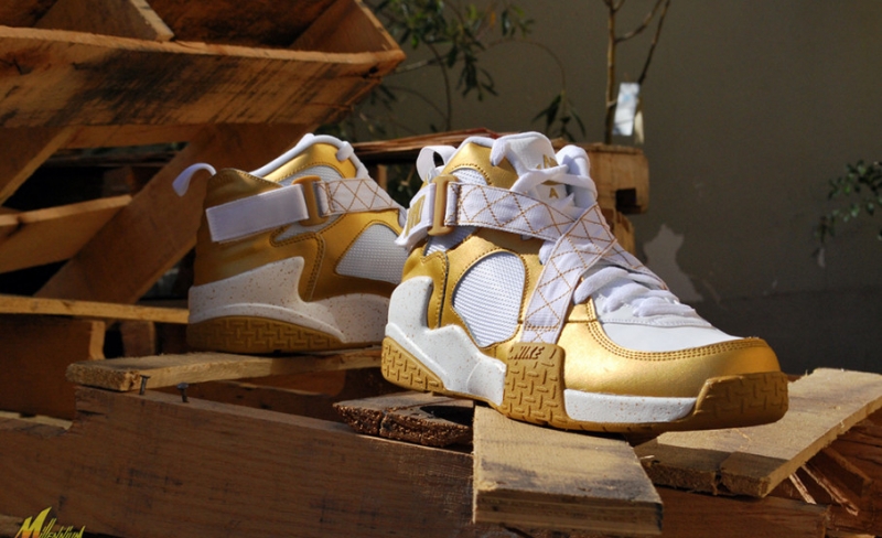 Nike Air Raid White / Gold