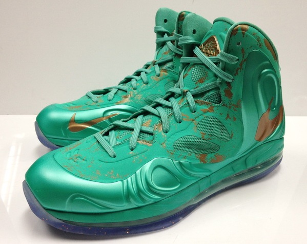 Nike Air Max Hyperposite Statue of Liberty