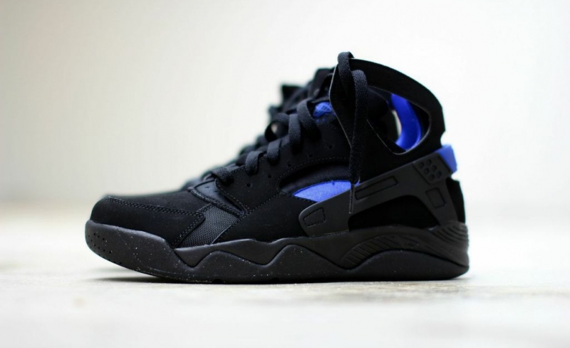 Nike Air Flight Huarache Black / Lyon Blue